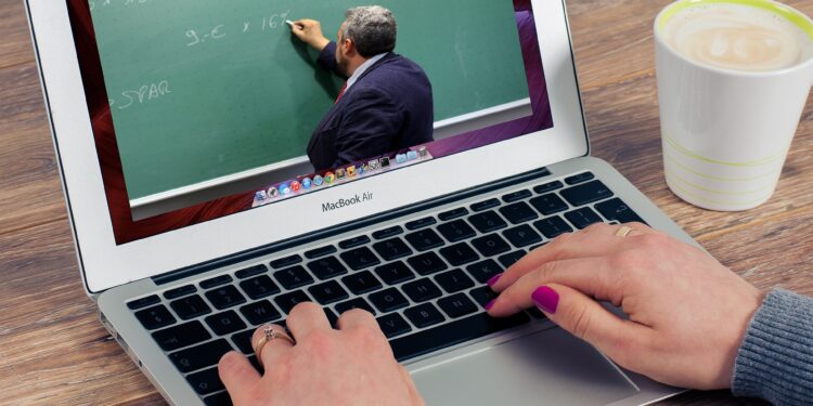 Geleneksel Eğitimden Online Eğitime